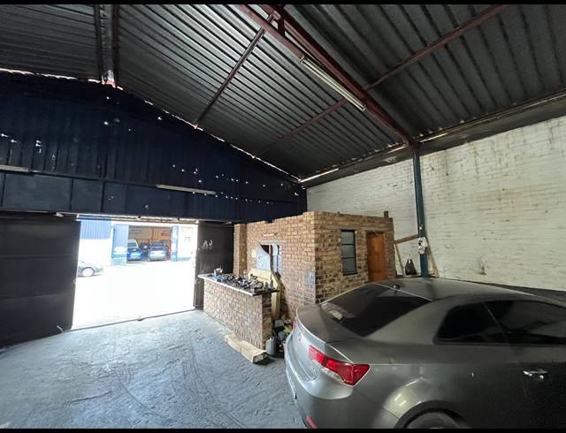 310M² WORKSHOP FOR SALE IN SPRINGS CENTRAL